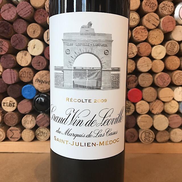 Ch Léoville Las Cases is one of the largest and oldest classified growths in the Médoc. Here the wines produced are arguably the most exotically perfumed wine in the Médoc.