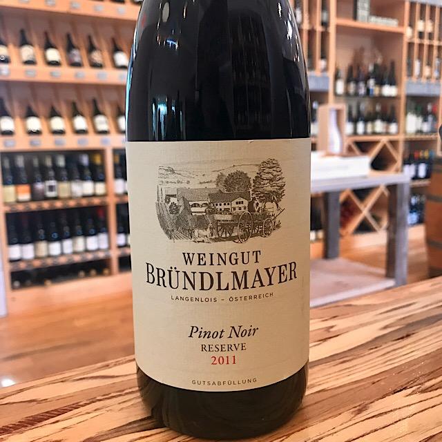 Willi Bründlmayer presently manages 75 ha of primarily terraced vineyards, in the best location around Langenlois and Zöbing. The Bründlmayer estate continuously is at the top of national and international competitions. Nominated Winemaker of the year in 2006 by Wine Enthusiast.